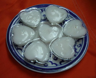 Jelly with Coconut Cream Topping (Wun KaTi)